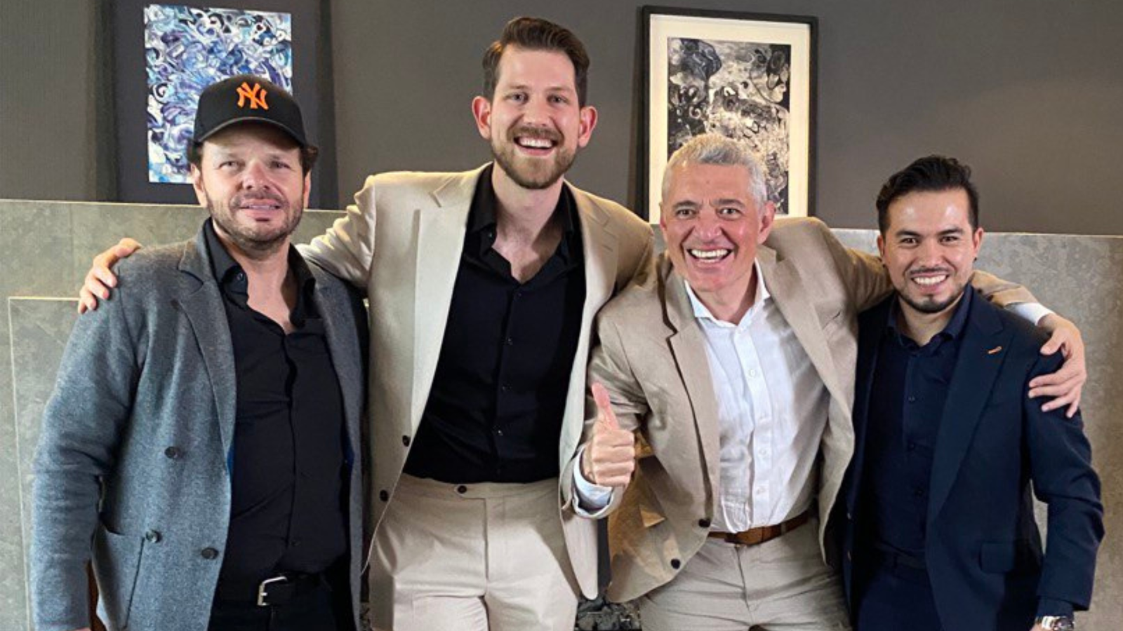 Jesús Rivas hablando